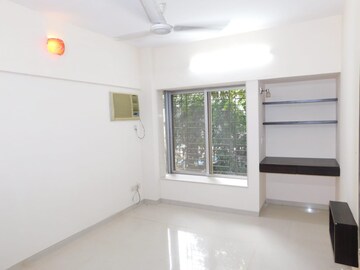 Room in 3 BHK Apartment at Neel Sagar Vile Parle West, Vile Parle West – for Rent