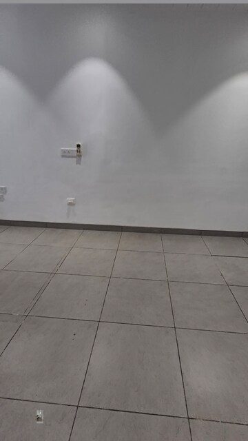   Shop at Bandra West – for Rent