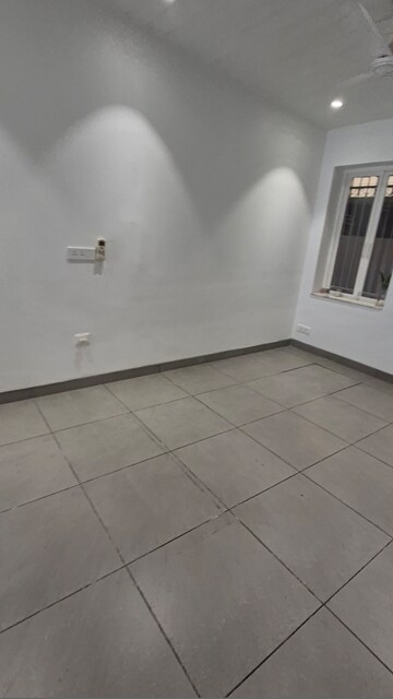 Room in  Shop at Bandra West – for Rent