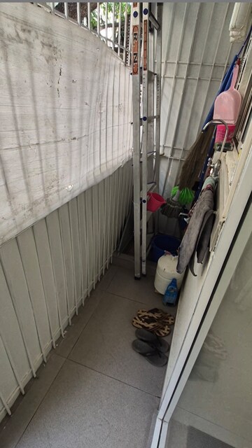 Balcony in  Shop at Bandra West – for Rent