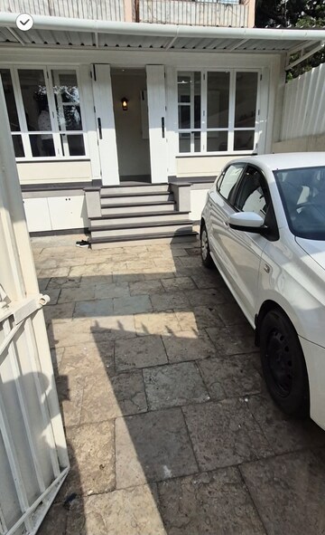 Parking in  Shop at Bandra West – for Rent
