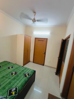 Bedroom in 1 BHK Builder Floor at Sushant Vyapaar Kendra, Sector 43 – for Rent