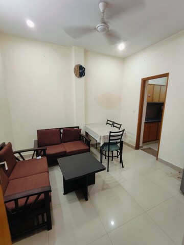 Team Area in 1 BHK Builder Floor at Sushant Vyapaar Kendra, Sector 43 – for Rent