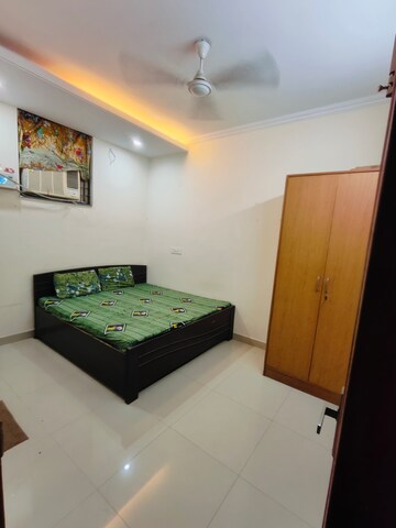 Bedroom in 1 BHK Builder Floor at Sushant Vyapaar Kendra, Sector 43 – for Rent