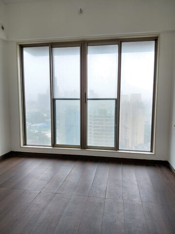 Room in 2 BHK Apartment at Worli – for Rent