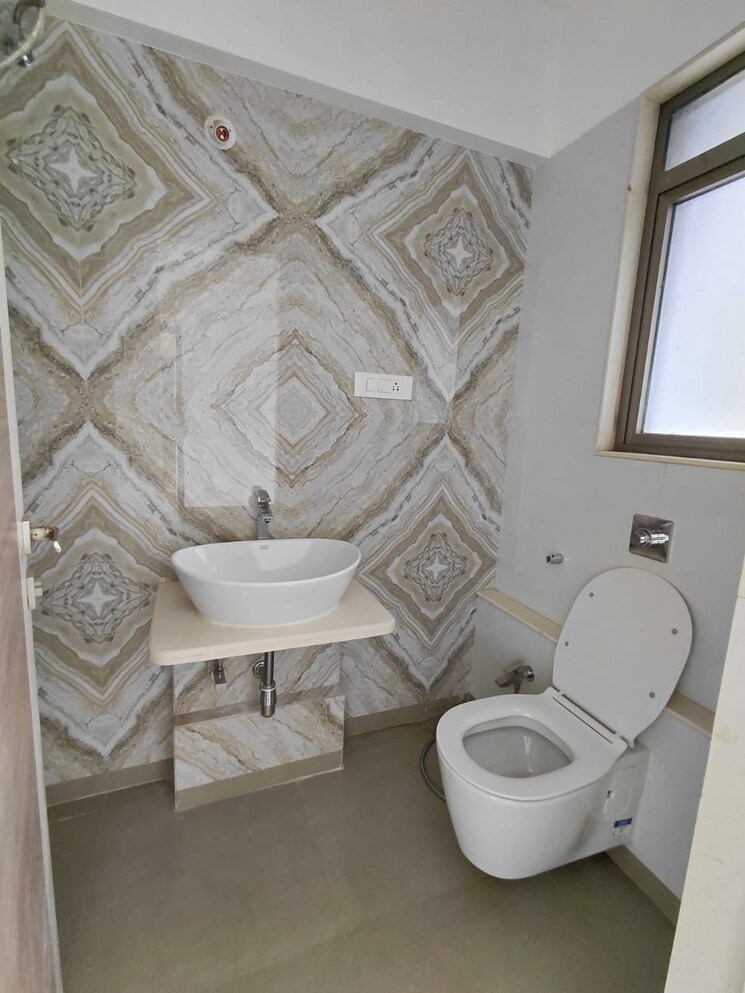 Bathroom, worli 2 Bedroom 600 Sq.Ft. Apartment In Worli Mumbai 9289902