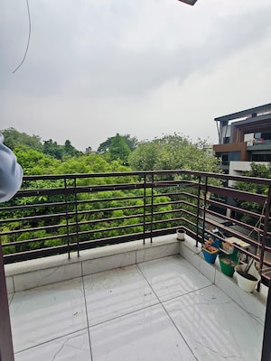 1 RK Builder Floor – Exterior View View at Sushant Vyapaar Kendra, Sector 43 - for Rent