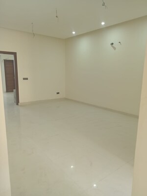 Room in 3 BHK Builder Floor at Vip Road – for Sale