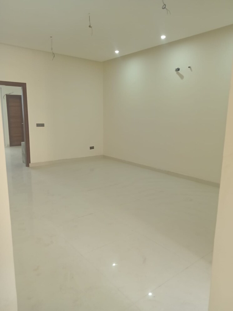 Room, vip road 3 Bedroom 1550 Sq.Ft. Builder Floor In Vip Road Zirakpur 9289856