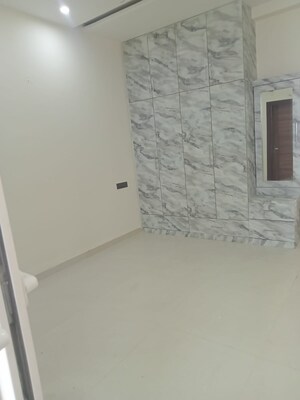 Room in 3 BHK Builder Floor at Vip Road – for Sale