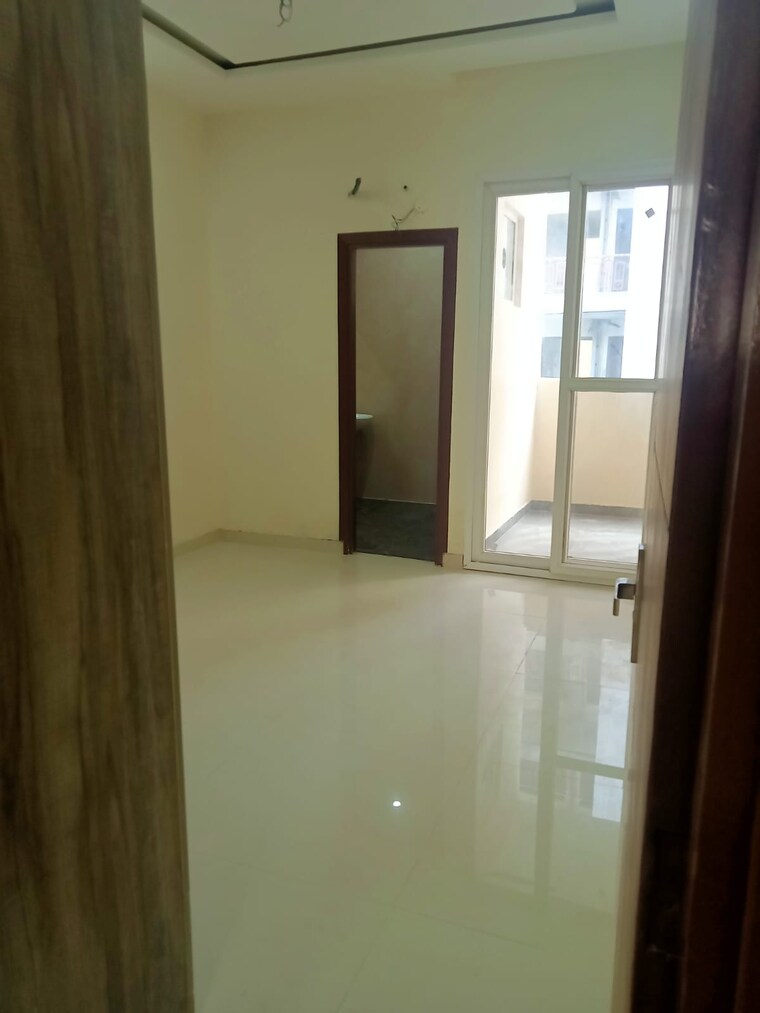 Room, vip road 3 Bedroom 1550 Sq.Ft. Builder Floor In Vip Road Zirakpur 9289856