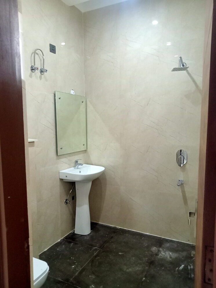 Bathroom, vip road 3 Bedroom 1550 Sq.Ft. Builder Floor In Vip Road Zirakpur 9289856