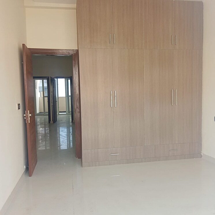 Room, vip road 3 Bedroom 1550 Sq.Ft. Builder Floor In Vip Road Zirakpur 9289856