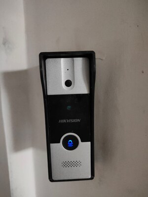 Furnished Amenities in 2 BHK Apartment at Majestique Towers, Kharadi – for Rent