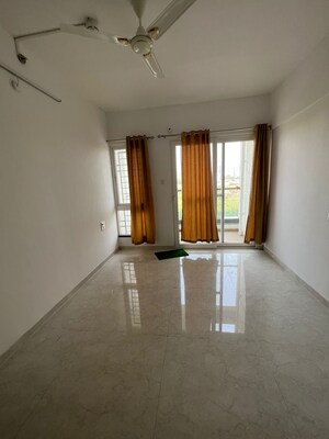 Room in 2 BHK Apartment at Majestique Towers, Kharadi – for Rent