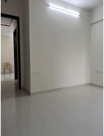 Room in 2 BHK Apartment at Sheth Zuri, Laxmi Nagar – for Rent