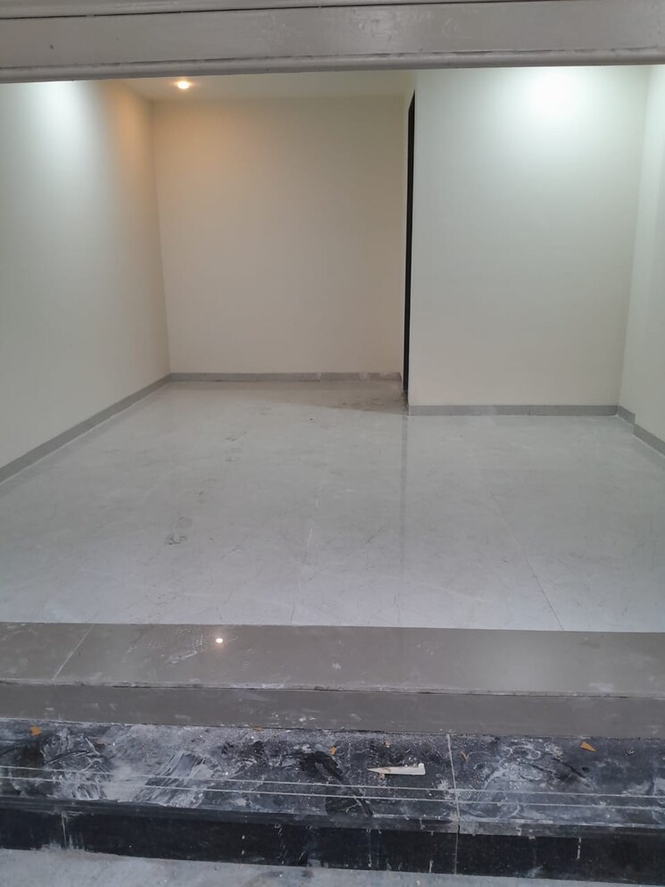 Room, amar-shree-krupa-chs Commercial Shop 175 Sq.Ft. In Borivali East Mumbai 9290033