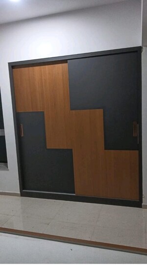 Furnished Amenities in 3 BHK Apartment at Kalpataru Immensa E, Kolshet Road – for Rent