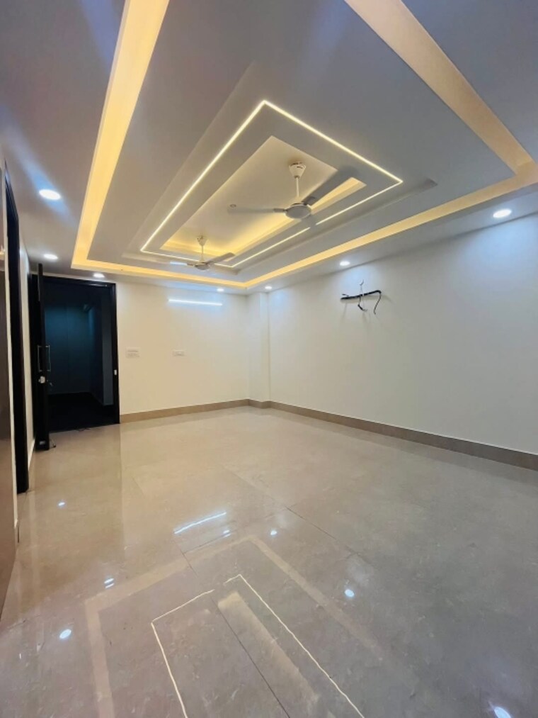 Bedroom, freedom fighters enclave 3 Bedroom 1800 Sq.Ft. Apartment In Freedom Fighters Enclave Delhi 9290263