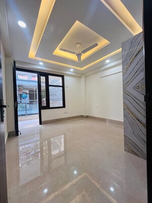 Room in 3 BHK Apartment at Freedom Fighters Enclave – for Rent