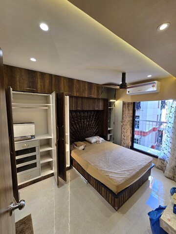 Bedroom in 2 BHK Apartment at Shamik Elanza Santacruz, Vakola – for Rent