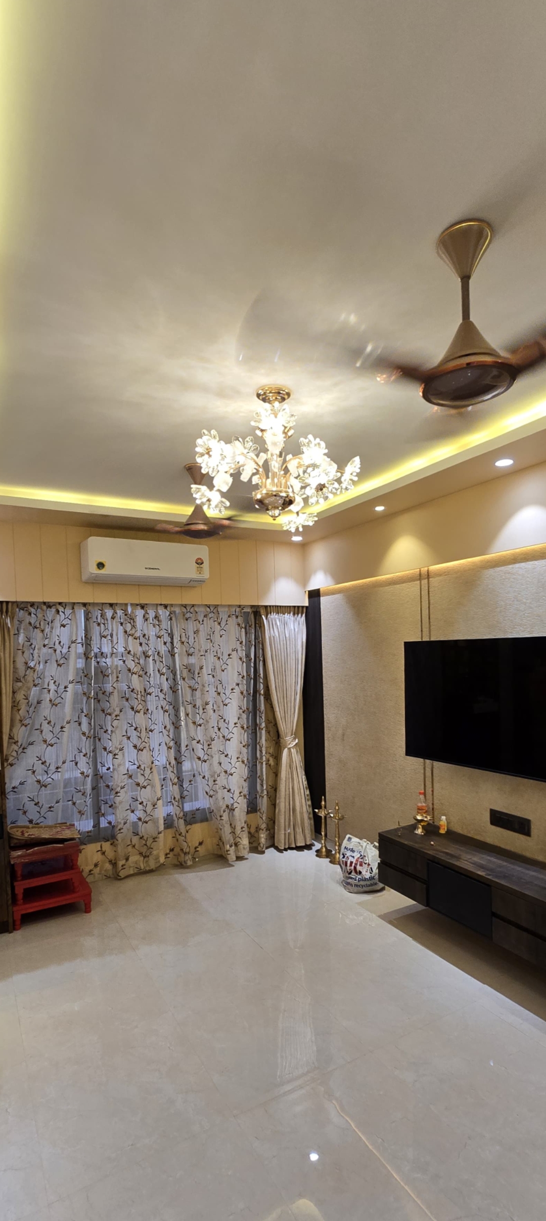 2 BHK 1000 Sq.Ft. Apartment in Shamik Elanza Santacruz