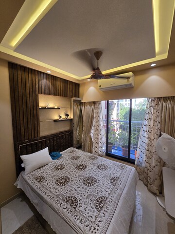 Bedroom in 2 BHK Apartment at Shamik Elanza Santacruz, Vakola – for Rent