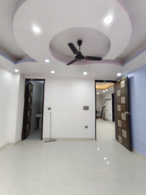 Building Lobby in 3 BHK Builder Floor at Sector 73 – for Sale