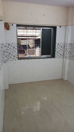 Room in 1 RK Apartment at Bindra Complex, Andheri East – for Rent