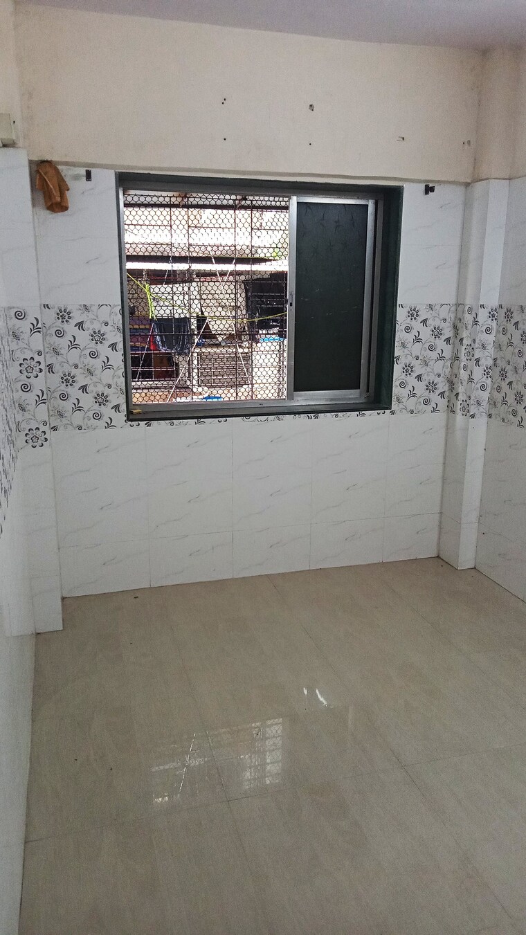 Room, bindra-complex 1 RK 350 Sq.Ft. Apartment In Andheri East Mumbai 9290234