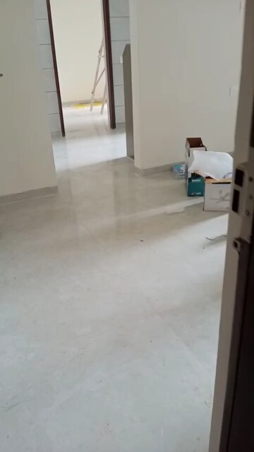 Room in 2 BHK Apartment at Sai Dham CHS Jogeshwari East, Jogeshwari East – for Rent