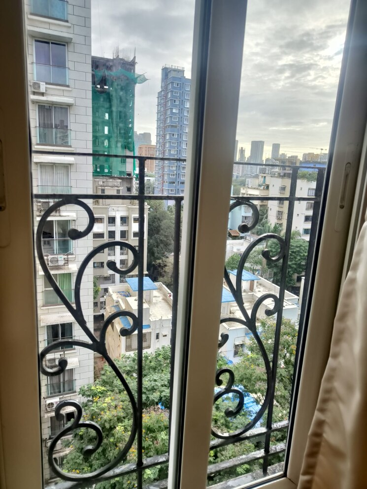 Balcony, dadar east 2 Bedroom 780 Sq.Ft. Apartment In Dadar East Mumbai 9290330