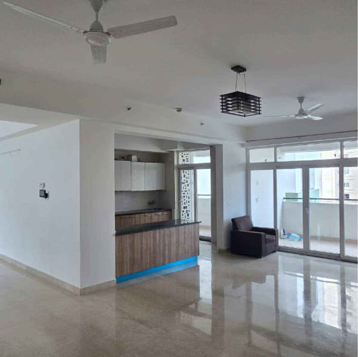 4 BHK + Extra Room Apartment For Rent in Parx Laureate