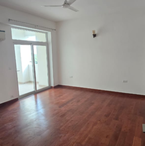 Room in 4 BHK Apartment at Parx Laureate, Sector 108 – for Rent