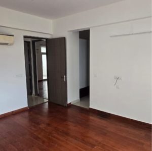 Room in 4 BHK Apartment at Parx Laureate, Sector 108 – for Rent