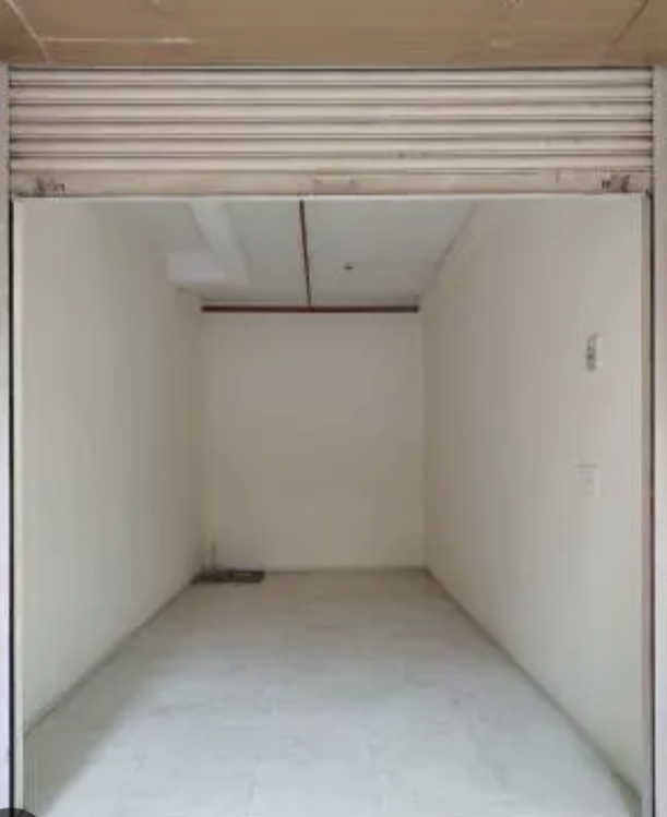 Retail Shop For Sale in Emerald Plaza