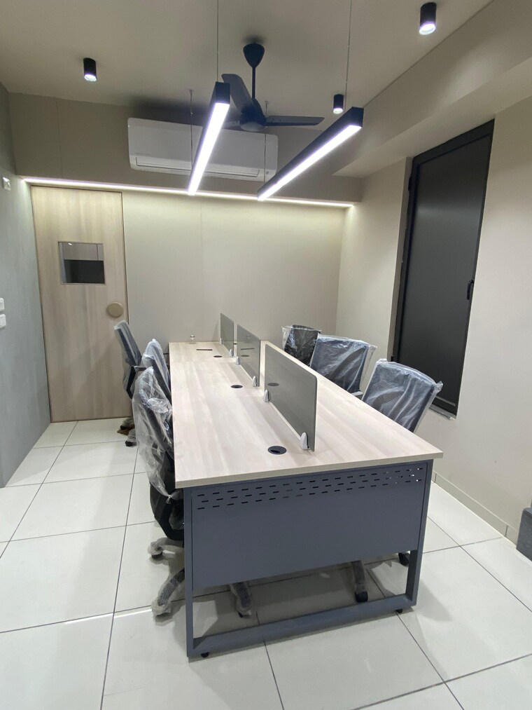 Team Area, shivam-trade-center Commercial Office Space 824 Sq.Ft. In Ambli Ahmedabad 9290351