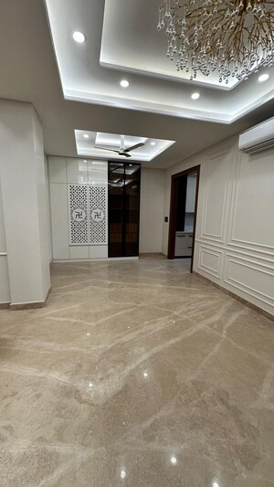 Room in 3 BHK Builder Floor at Ansal API Esencia, Sector 67 – for Rent