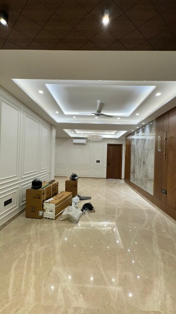 Team Area in 3 BHK Builder Floor at Ansal API Esencia, Sector 67 – for Rent
