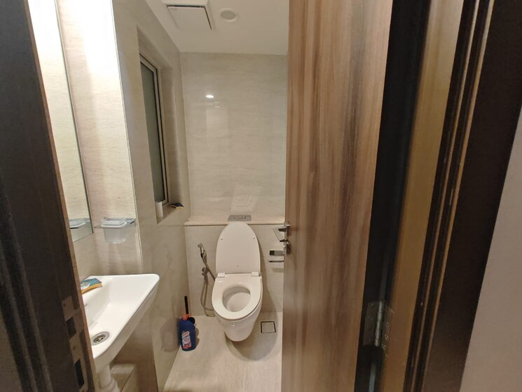 Bathroom, hiranandani-regent-hill 1 Bedroom 550 Sq.Ft. Apartment In Powai Mumbai 9290368