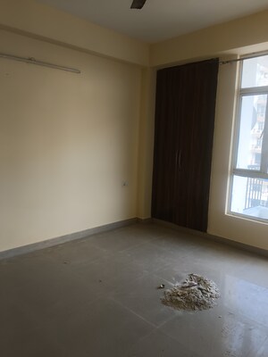 Room in 3 BHK Apartment at Radicon Vedantam, Sector 16c Greater Noida – for Rent