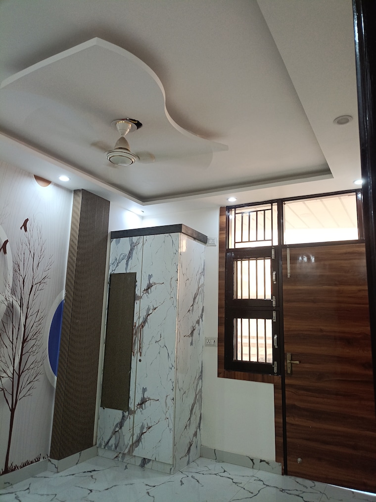 Room, vipin garden 3 Bedroom 80 Sq.Yd. Builder Floor In Vipin Garden Delhi 9290957