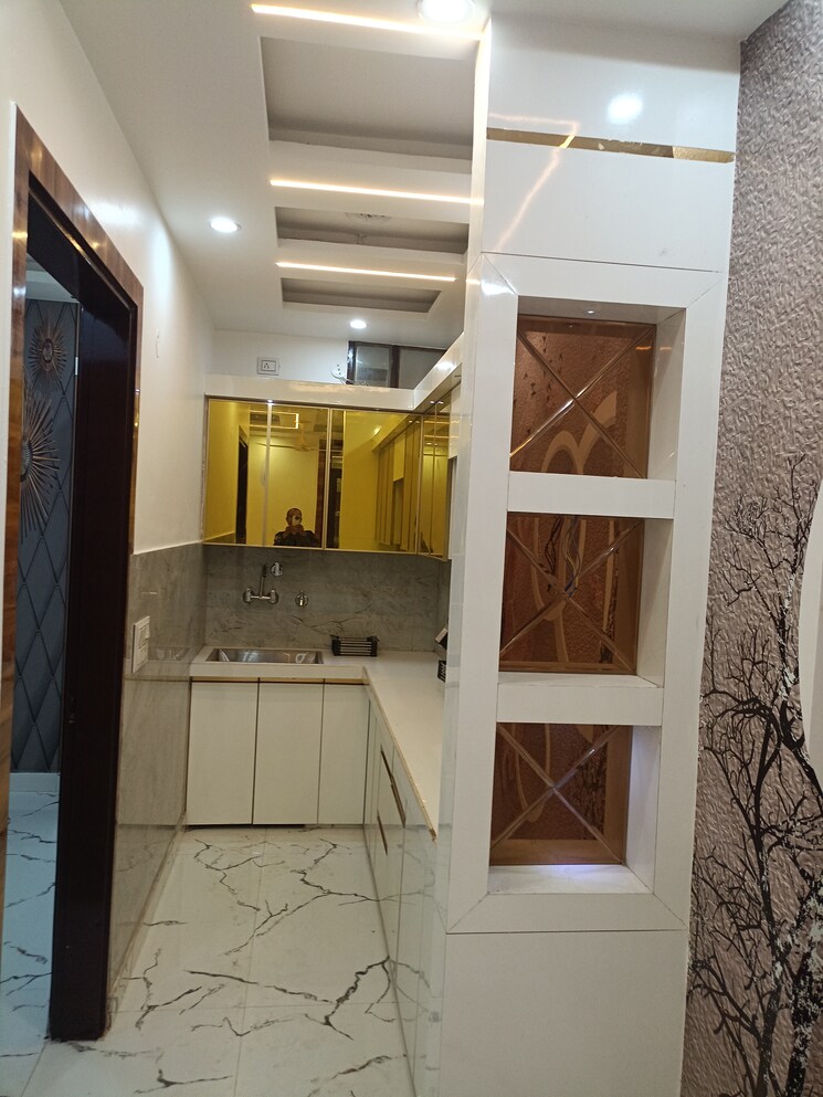 Kitchen, vipin garden 3 Bedroom 80 Sq.Yd. Builder Floor In Vipin Garden Delhi 9290957