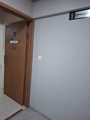 Room in 2 BHK Apartment at Majestique Marbella Phase 1, Kharadi – for Rent