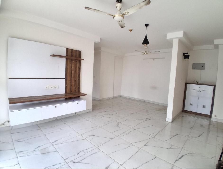 2 BHK Apartment For Rent in Mantri Lithos Thanisandra