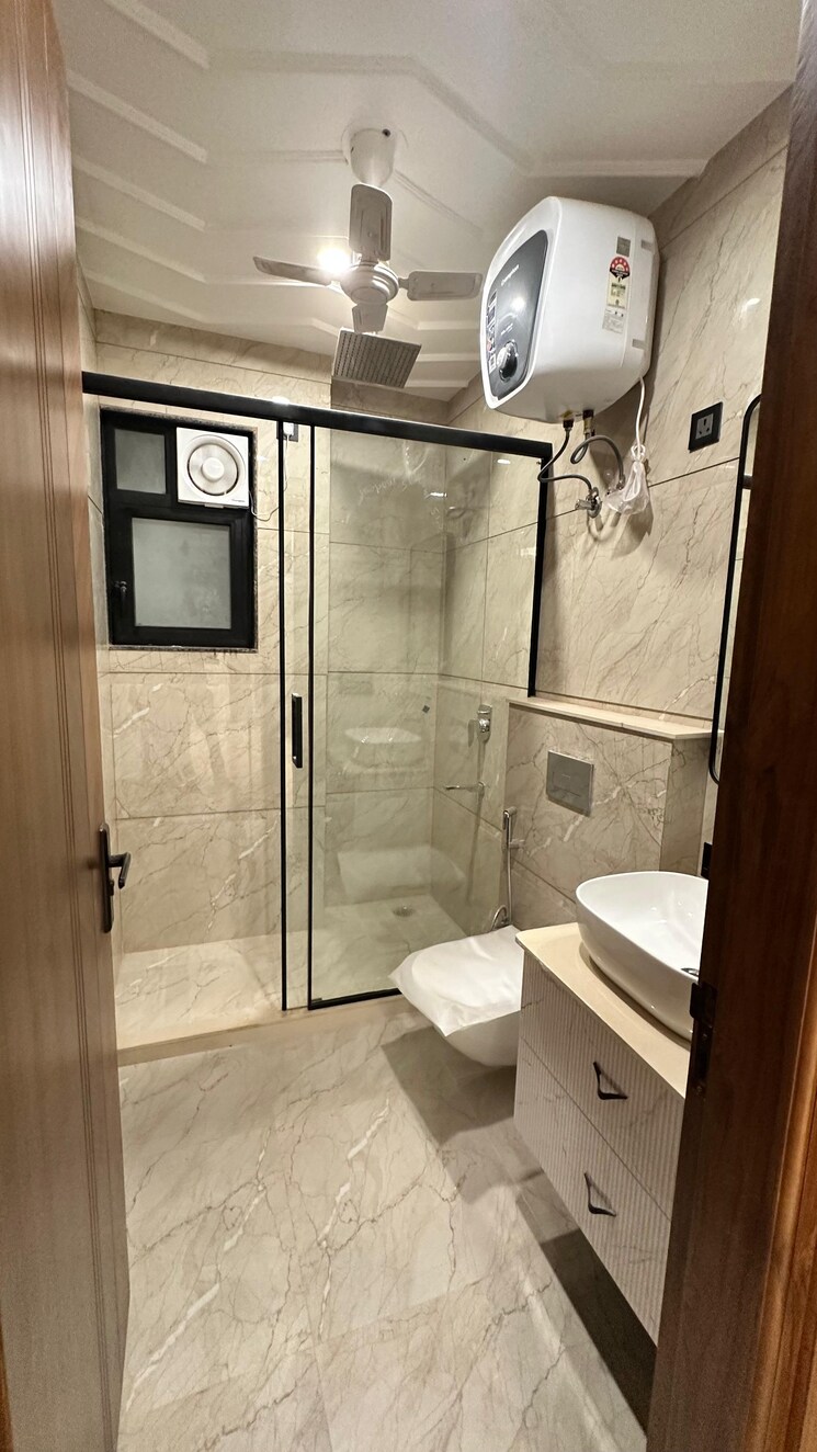 Bathroom, ansal-api-esencia 4 Bedroom 2700 Sq.Ft. Builder Floor In Sector 67 Gurgaon 9290467