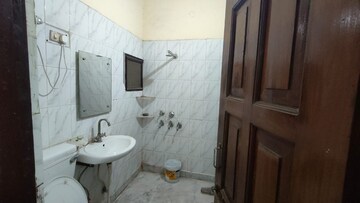 Bathroom in 3 BHK Builder Floor at Sector 39 – for Rent