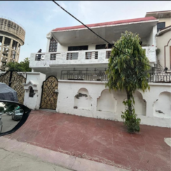 5 BHK + Pooja Room,Servant Room,Study Room,Extra Room Independent House For Sale in Sector 11