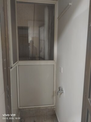 Bathroom in 2 BHK Apartment at Unitech The Residences Sector 33, Sector 33 – for Rent