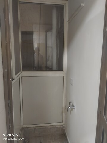 Bathroom in 2 BHK Apartment at Unitech The Residences Sector 33, Sector 33 – for Rent